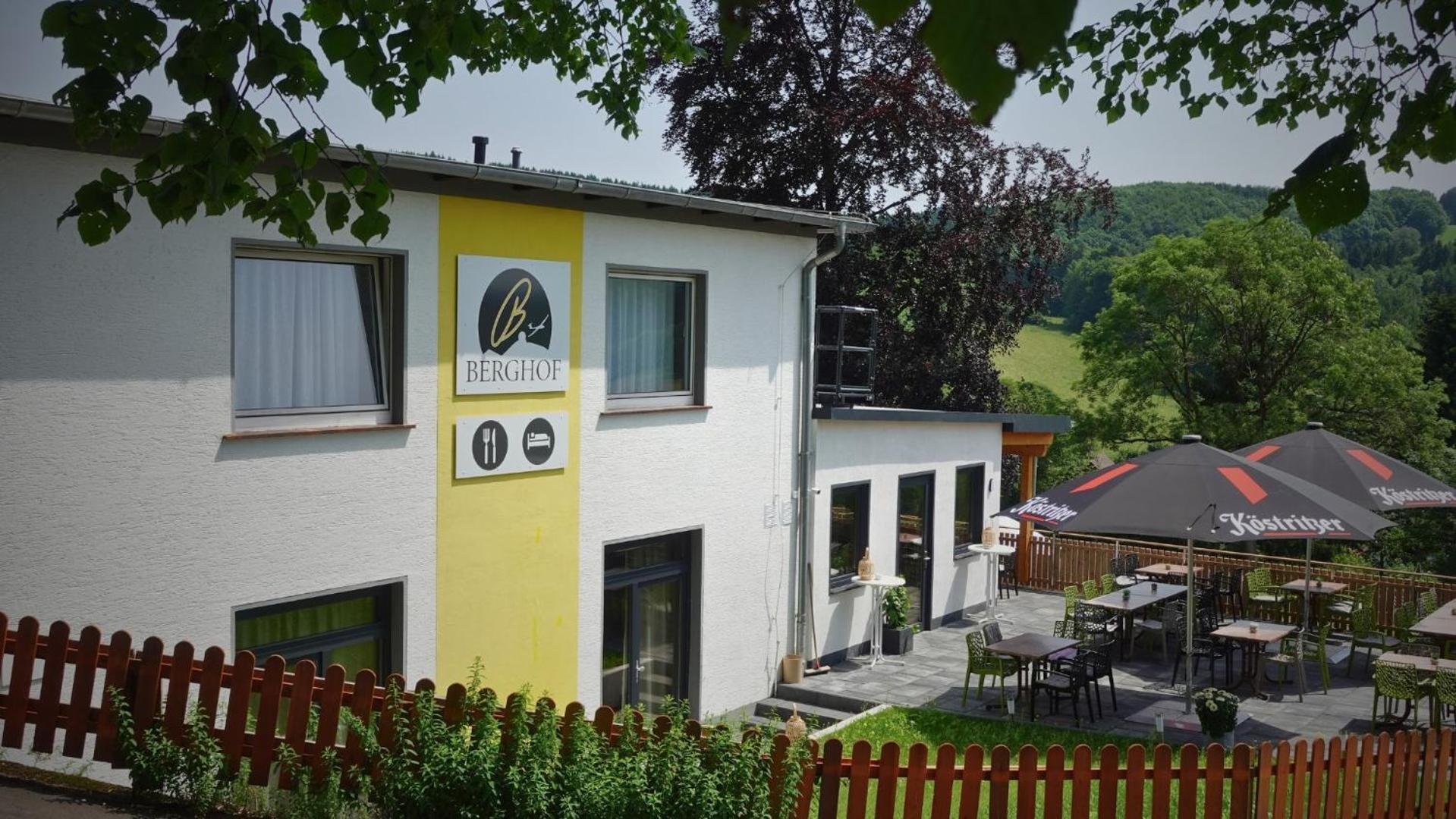 גרספלד Hotel Berghof Wasserkuppe & Gaestehaus Fuldaquelle מראה חיצוני תמונה