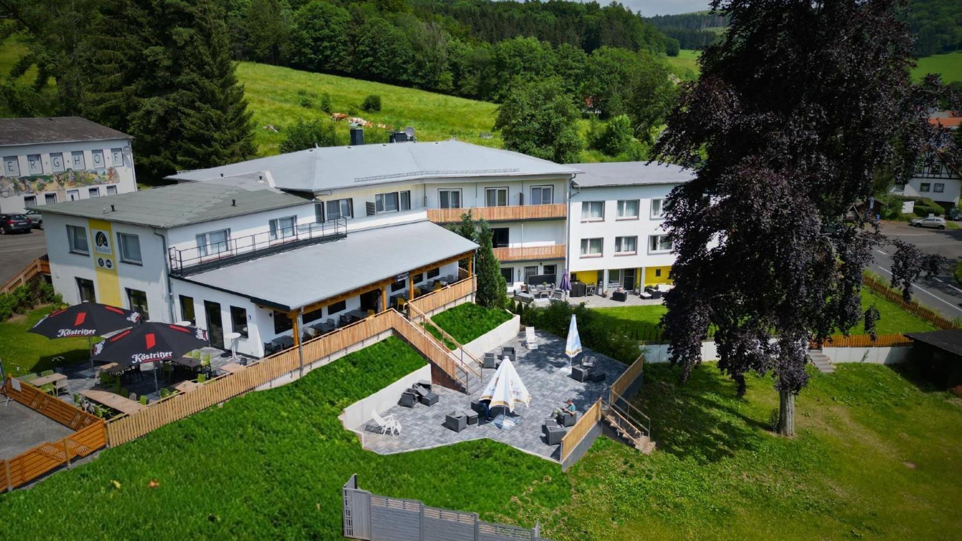 גרספלד Hotel Berghof Wasserkuppe & Gaestehaus Fuldaquelle מראה חיצוני תמונה