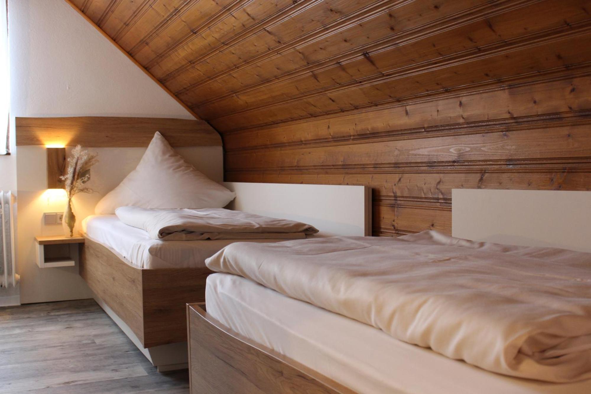 גרספלד Hotel Berghof Wasserkuppe & Gaestehaus Fuldaquelle מראה חיצוני תמונה